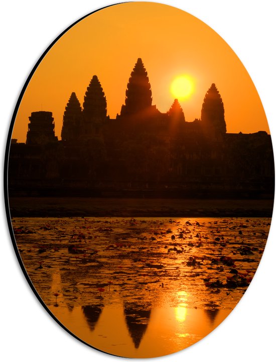 Dibond Ovaal - Silhouet van Angkor Wat Tempel in Siem Reap, Cambodja - 21x28 cm Foto op Ovaal (Met Ophangsysteem)