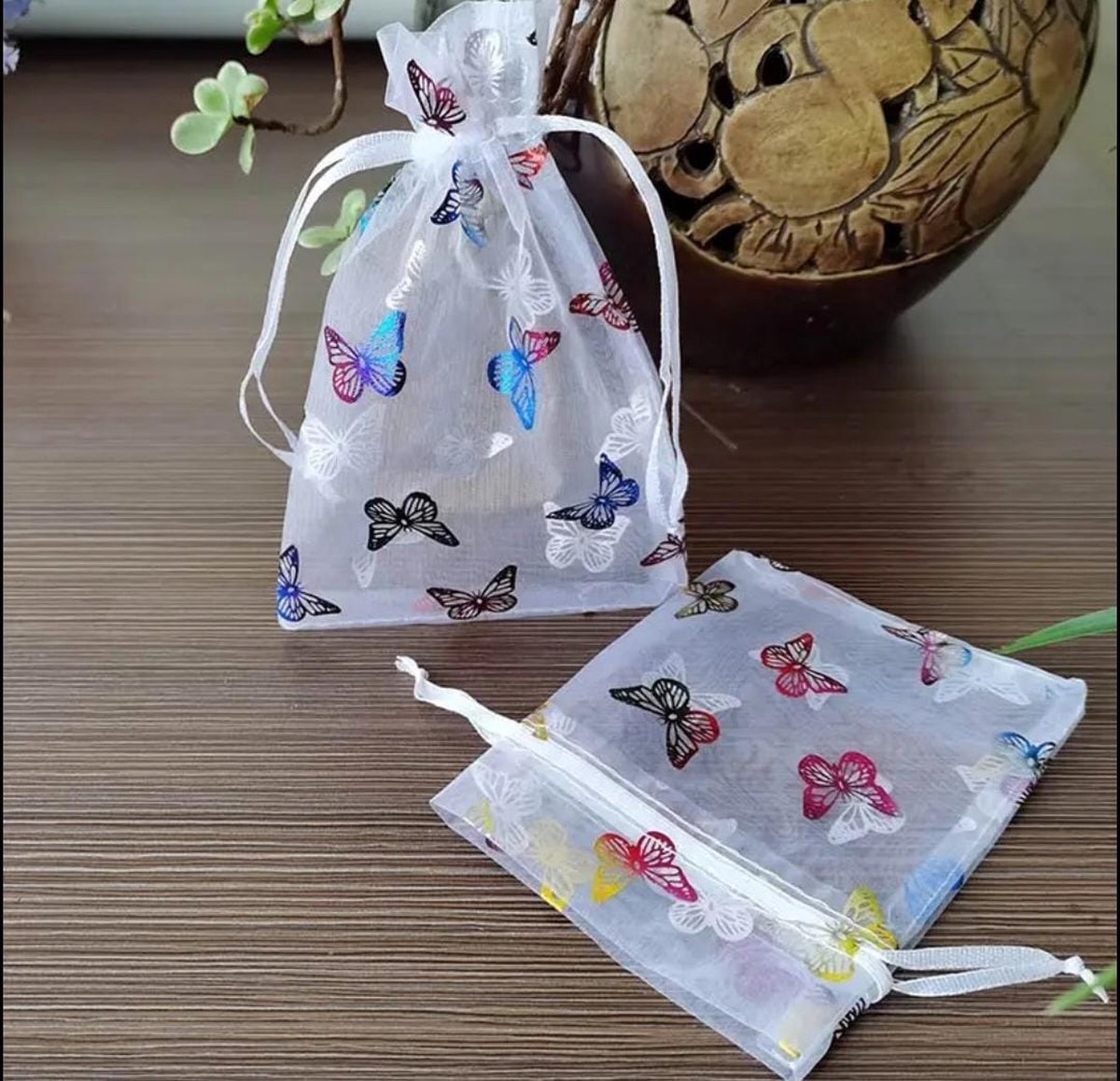 Organza zakjes - Mooi - 16 x 23 cm - 12 stuks – Prachtig – Delicaat – Snoep – Sieraden – Kleine cadeautjes – Decoratie – Feesten – Geschenkjes – KLEURRIJKE VLINDERS - R 9x12