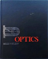 Zwart boek met de titel "OPTICS" in rode letters en "MILES V. KLEIN" in witte letters. Links staat een zilverkleurig symbool met lijnen die een lichtstraal weergeven.