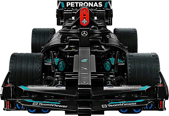 Zwarte LEGO Formule 1 auto met PETRONAS logo en turquoise details.