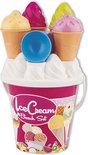 Roze 'Ice Cream Beach Set' emmer met oranje ijshoorntjes met pastelkleurige ijsjes, een blauw schepje en witte opdruk.