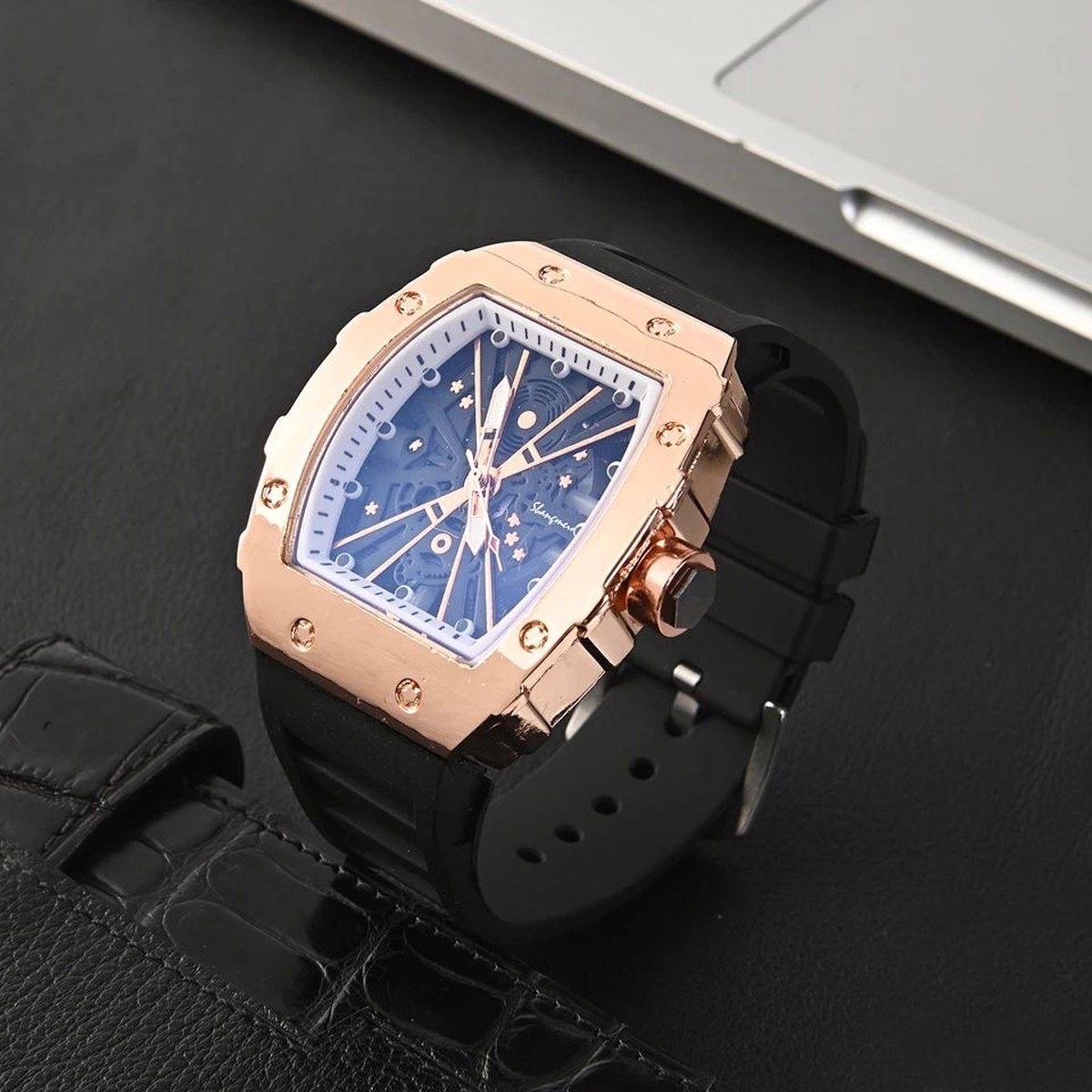 Luxe Herenhorloge - Mannen - Zwarte Polsband - Rosé en Zwart - Luxe Doos -