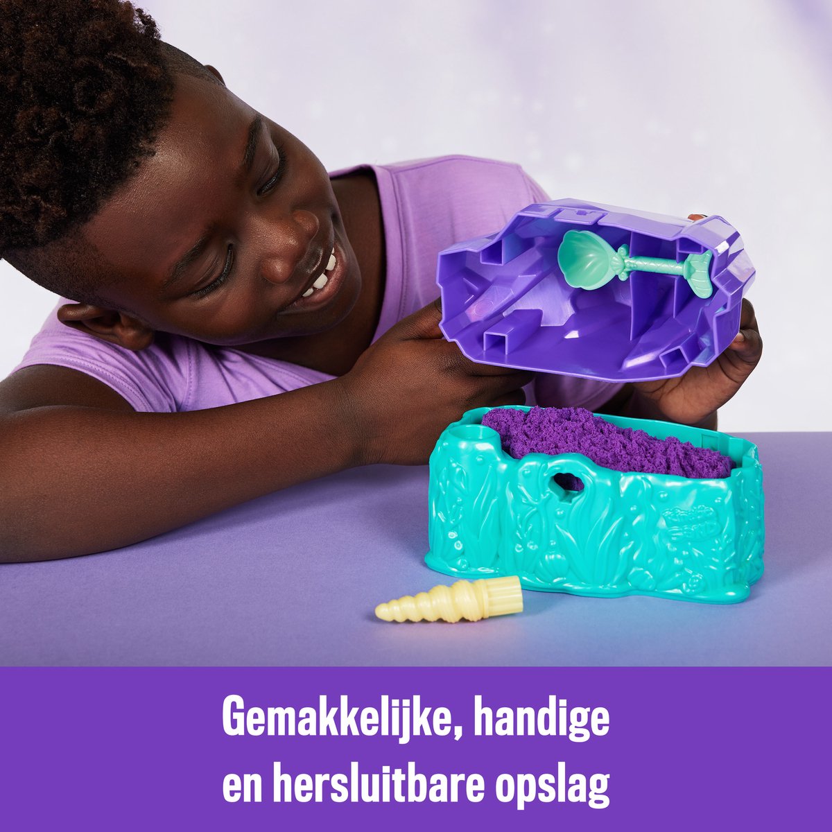 Kinetic Sand - Kristal Zeemeermin-speelset met 481 g goudkleurig glinsterend orig ineel kinetisch zandmet opbergbak en gereedschap - Sensoriche speelgoed — afbeelding 16
