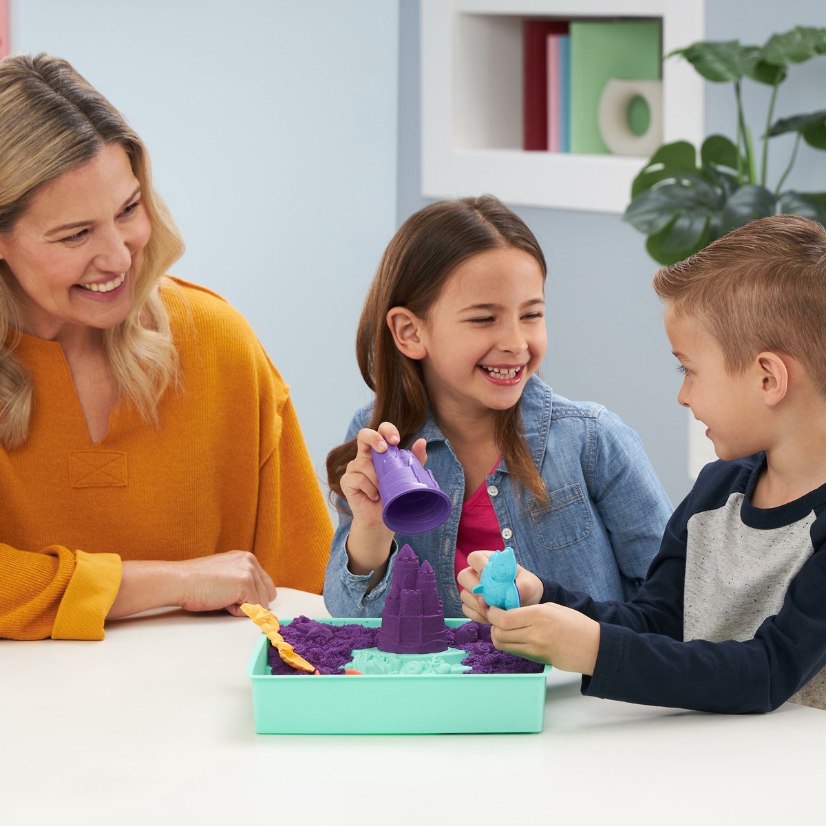 Kinetic Sand - Zandbak-set met 454 g speelzand 4 vormen en gereedschap - Sensorisch speelgoed - stijlen kunnen variëren — afbeelding 8