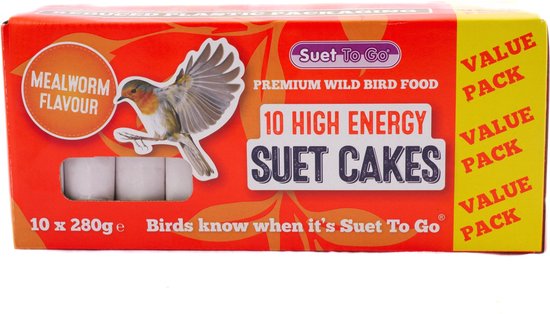 Oranje verpakking met "Suet To Go" en "10 HIGH ENERGY SUET CAKES" in witte letters. Een roodborstje vliegt naar de cakes. "MEALWORM FLAVOUR" staat op oranje cirkel.