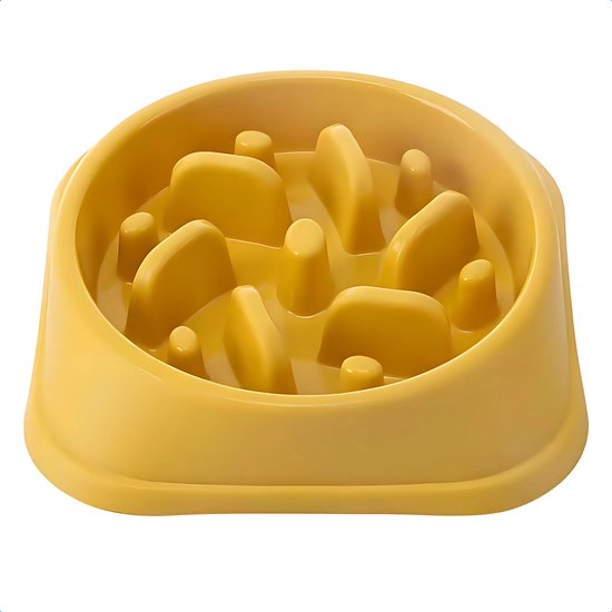 Gele slowfeeder voor honden en katten, gevuld met hondenvoer.