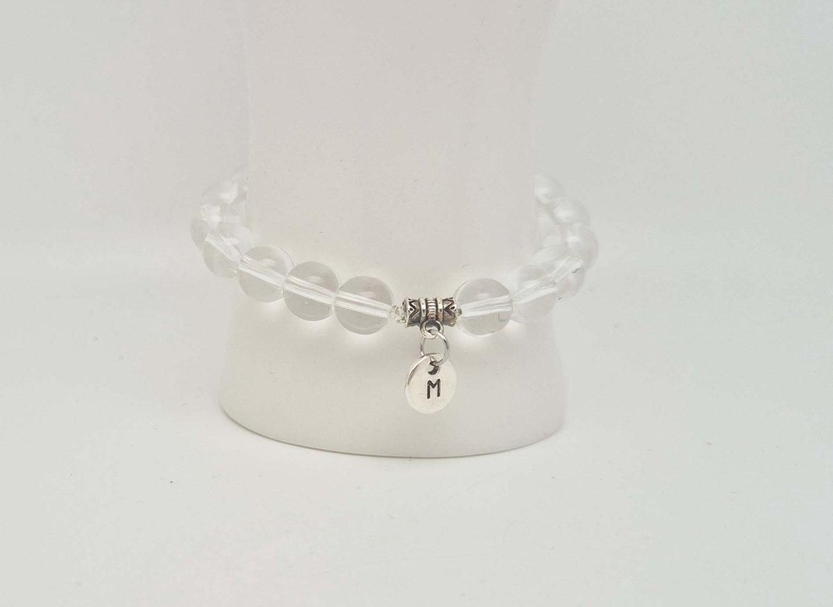 Handgemaakte natuursteen armband met hanger "Letters in cirkel" " Bergkristal" -8 mm diameter van de korrel- Diameter armband 20 cm - Kies je favoriete letters- Een mooi cadeau voor familie en vrienden