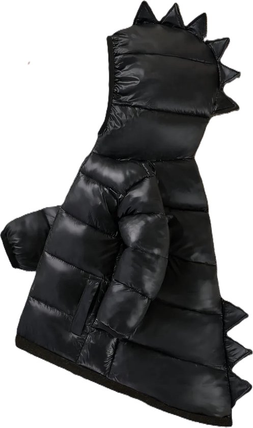 Zwarte glanzende winterjas met capuchon en dinosaurus-achtige stekels op de capuchon en rug.