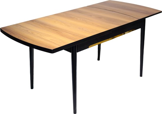 Kardemom-poden Voor Het Meten Van Lepels Op Witte Houten Keukentafel Kookconcept Die Uit Een Theelepon Worden Gemorst Achtergrond Image258578731