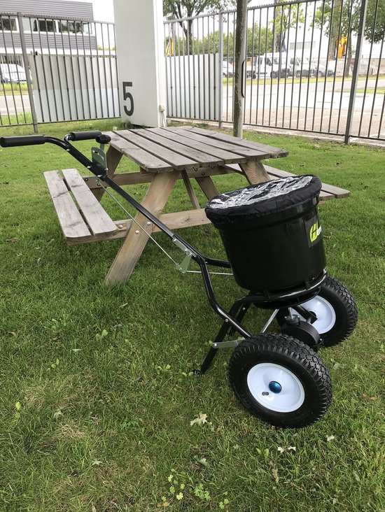 Professionele meststofstrooier Hermie 23 liter - inclusief scherm en regenhoes - Grote capaciteit bespaart tijd door minder bijvullen tijdens het strooien van Merkloos	 — afbeelding 4