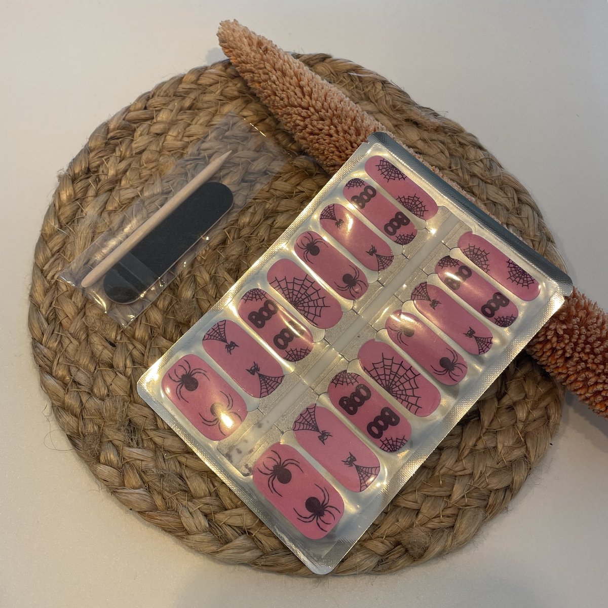 NailWrapz - Pink Spider - Nagel wraps - nagelstickers- geen UV lamp nodig - Thuis manicure