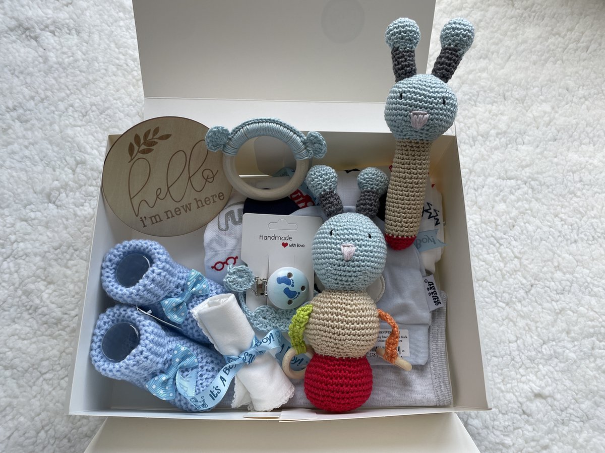 Goedkoopste Maminobaby.nl - Baby Geschenkset jongens | Bijtring | Rammelaar en pieper | Speenkoord | Rammelaar | Babyslofjes | Hydrofiele doek | Slabbetje | Kraamcadeau | Babyshower | Handmade | Baby cadeau | Newborn