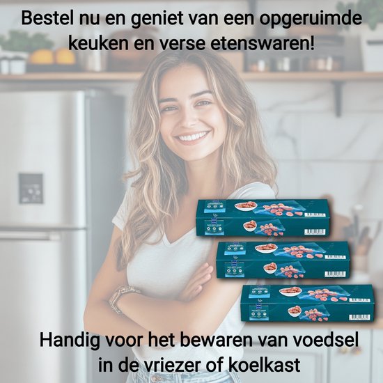 Vrouw met drie dozen diepvrieszakjes in een keuken. Ideaal voor het bewaren van voedsel.