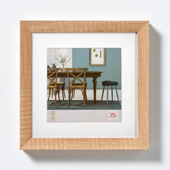 Walther Fiorito 20x20 cm fotolijst met licht eiken decor, wit passe-partout en een interieurfoto.