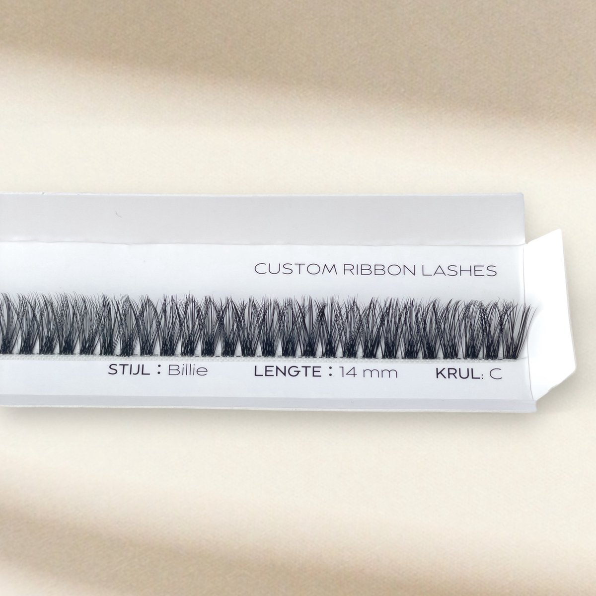 Goedkoopste Ribbon Fast Lashes | Medium Volume | Stijl Billie | Fast Lash Segment | 14 mm | DIY Wimperextensions | Nepwimpers | Wimperplukjes