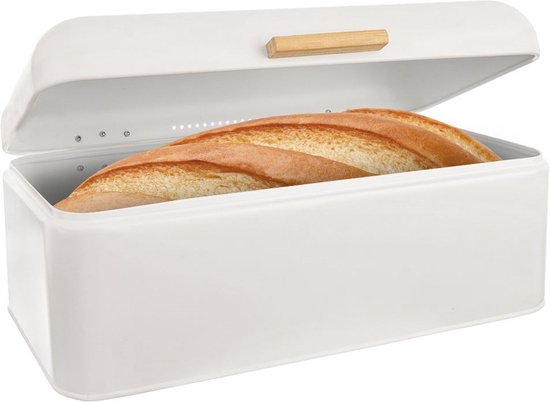 Boîte à pain métallique blanche avec poignée en bois, couvercle ouvert avec une miche de pain à l'intérieur.