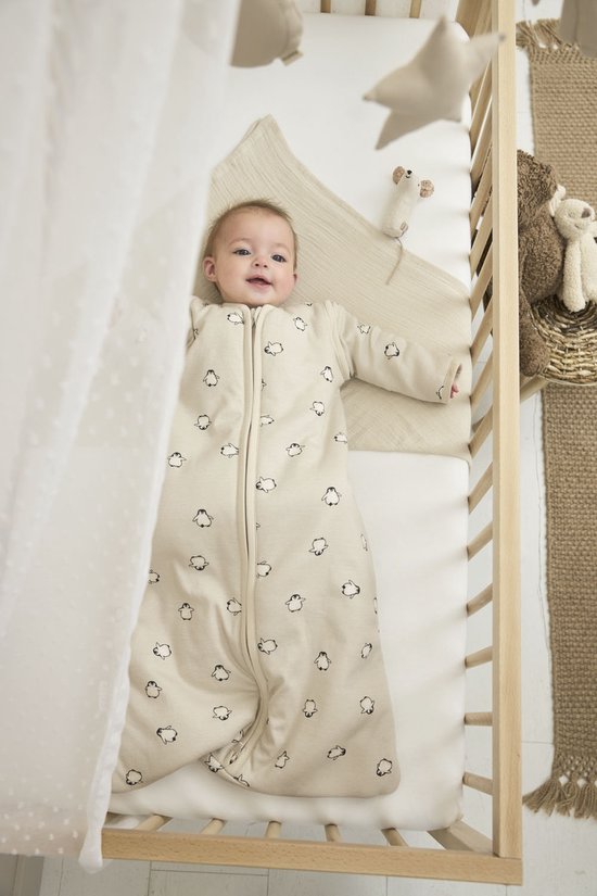 Meyco Baby Penguin baby slaapzak met afritsbare mouwen - soft sand - 60cm van Meyco — afbeelding 4