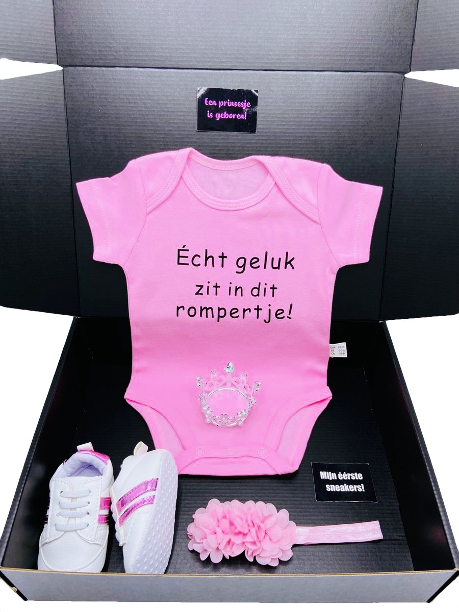 Goedkoopste Kraamcadeau meisje - kraampakket met romper haarband en baby sneakers - ook rechtstreeks te versturen met boodschap - echt geluk zit in dit rompertje