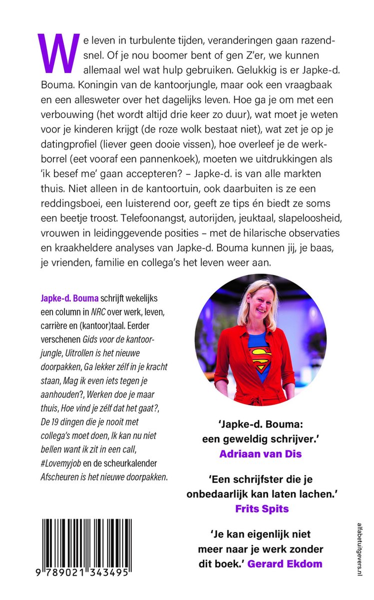Boekpagina met tekst en foto van Japke-d. Bouma die lacht naar de camera.