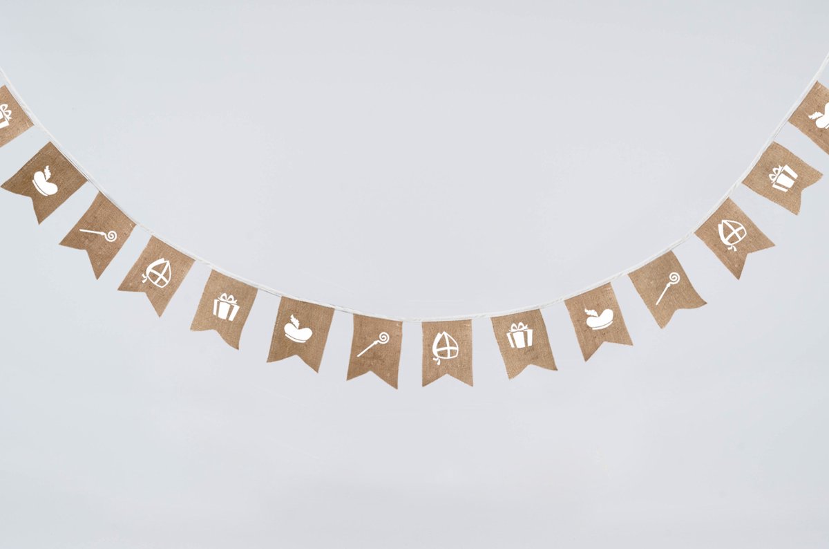 Vlaggenlijn van stof | Jute | Sinterklaas is jarig - 5 meter / 22 vlaggetjes - Sinterklaas slinger van jute met vaandel vlaggetjes - Sint en piet versiering / Sinterklaas decoratie - Herbruikbare stoffen slingers handgemaakt & duurzaam