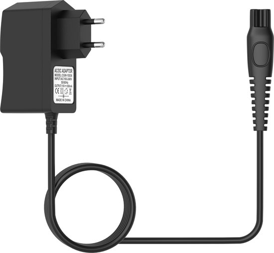 Zwarte oplader met Europese stekker en lange gekrulde kabel, met 3-pins scheerapparaatconnector.