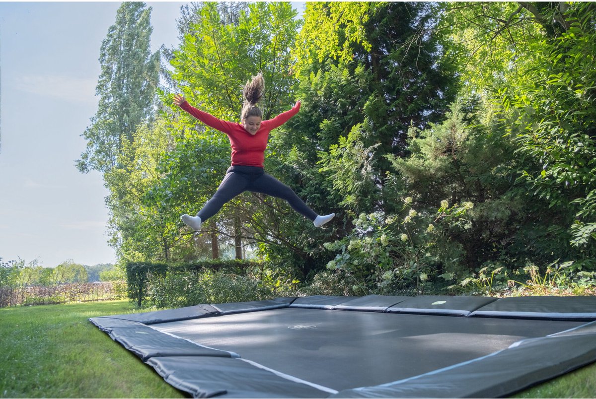 EXIT Trampoline Dynamic - Groundlevel - 458 x 275 cm - Zwart