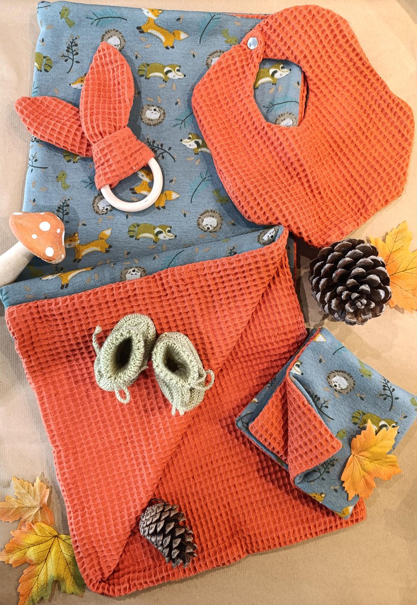 Goedkoopste Kraamcadeau newborn bosdiertjes - kraamcadeau herfst - bijring - baby dekentje