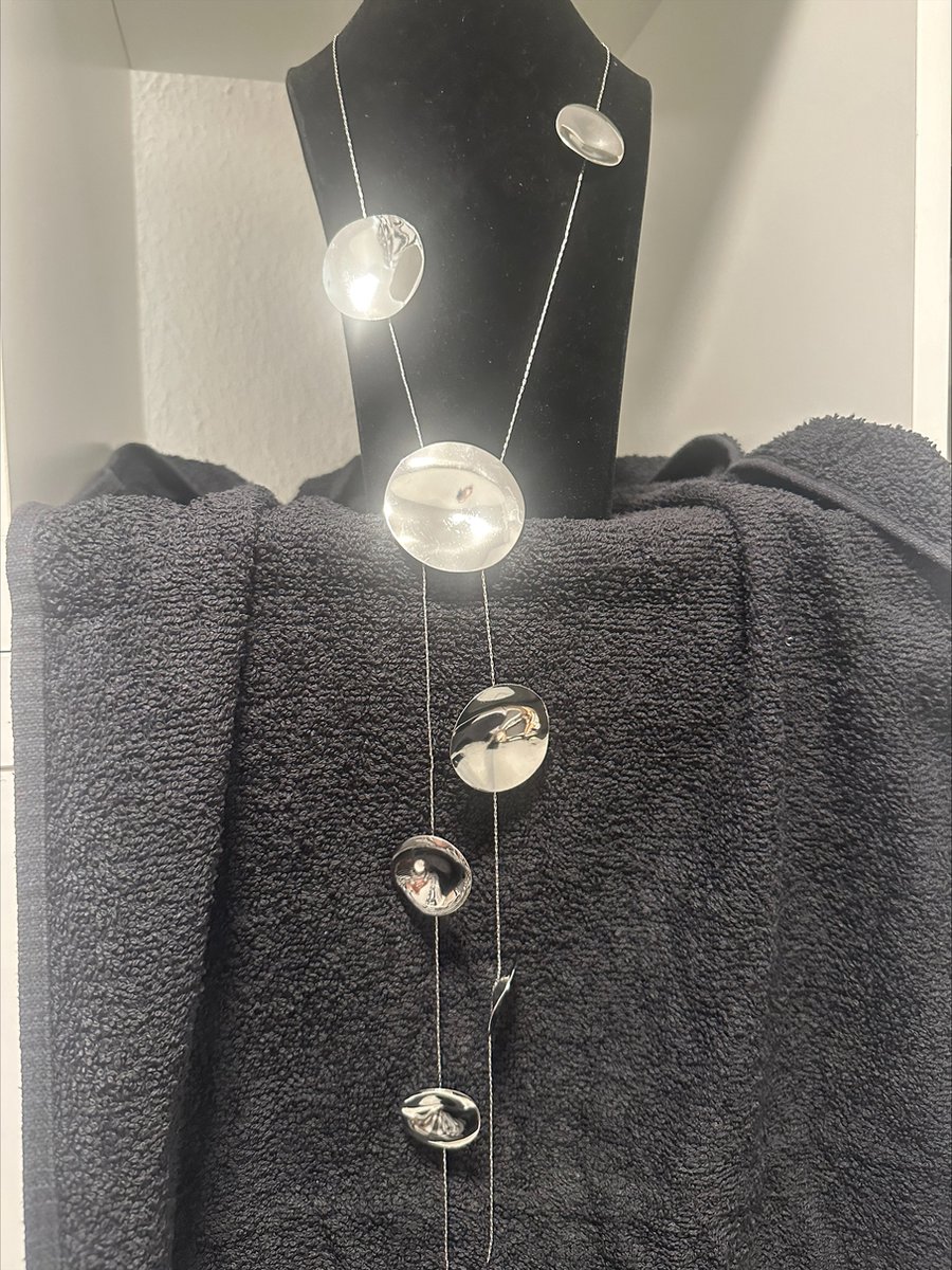 Geometrische zilverkleurige lange halsketting | Make up | Parfum | Moederdag | Verjaardagscadeau| Cadeautje| Valentijnsdag| Kado | sieraden | vaderdag | oorbellen | oorsieraden