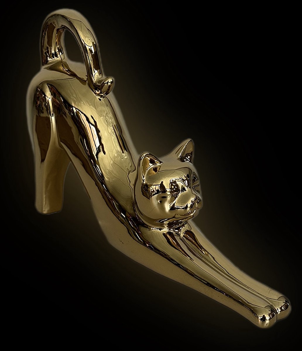 Ceramic cat stretch gold - kat - goud - decoratie - interieur - voor binnen - modern - geschenk - cadeau - Valentijn - Nieuwjaar - Kerst - verjaardag