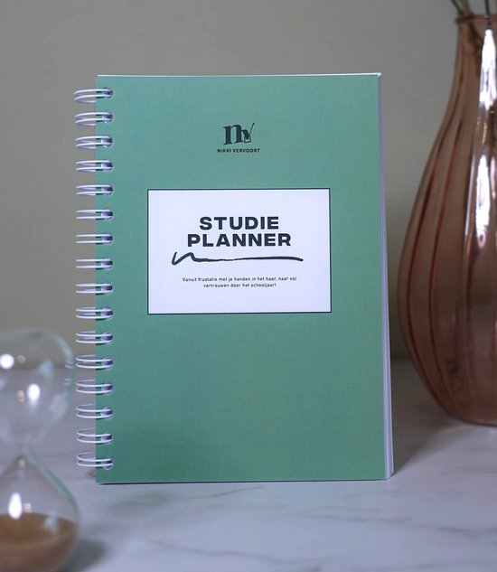 Studieplanner - Schoolagenda - Planner - Agenda - Softcover met extra versteviging - Ontwikkelt door Remedial Teacher