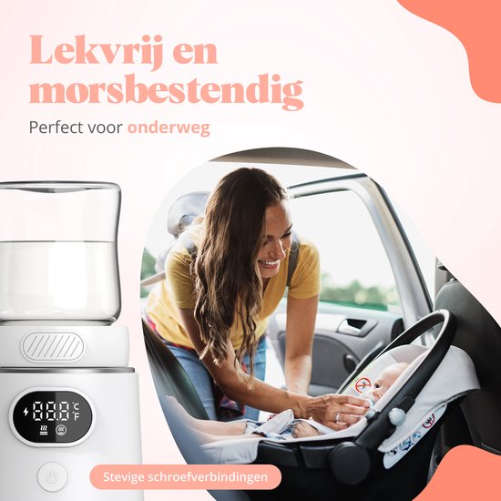 Moeder in een auto geeft een baby in een autostoeltje een flesje. Witte flesverwarmer op de passagiersstoel. "Lekvrij en morsbestendig. Perfect voor onderweg".