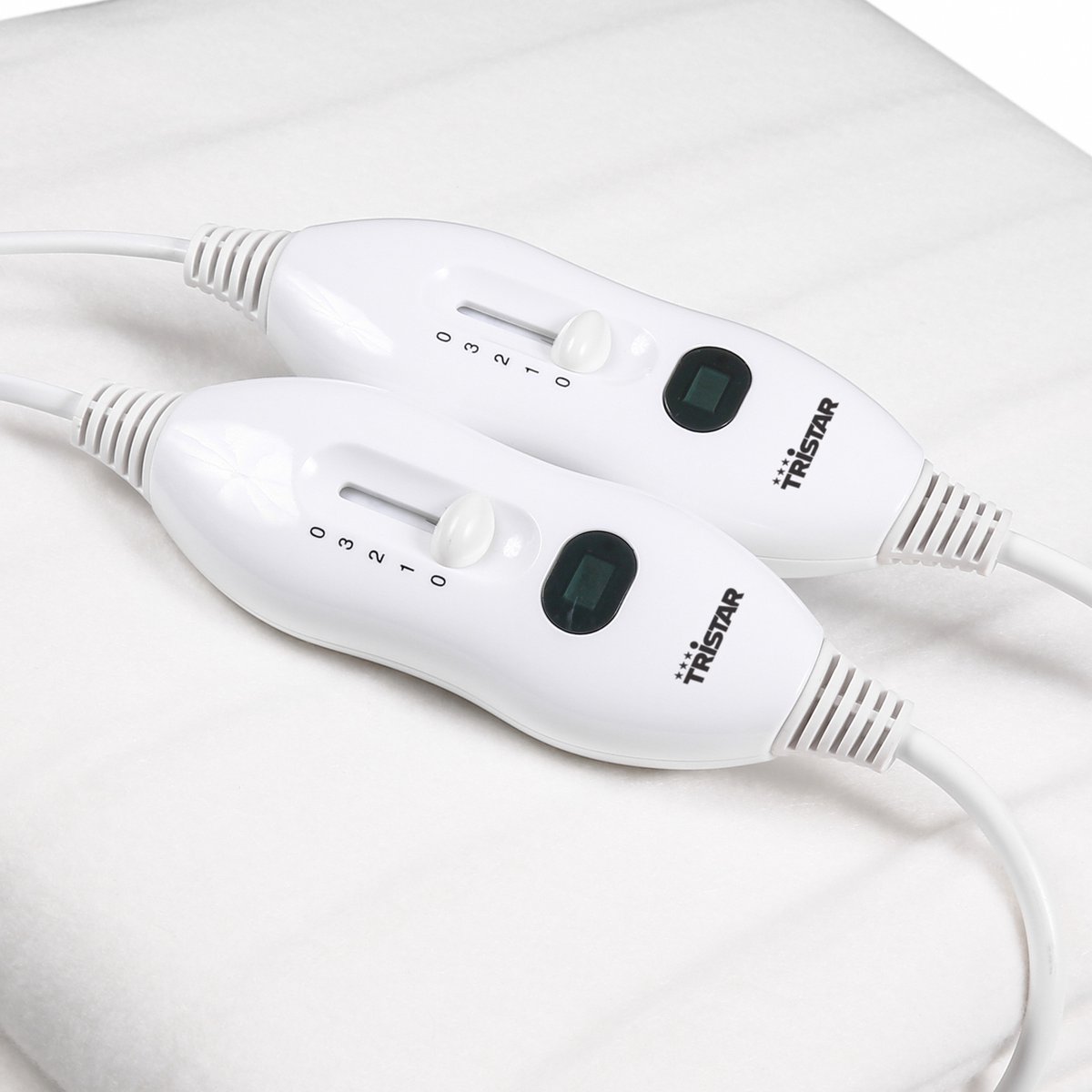Tristar BW-4752 Elektrisch Onderdeken – 2 Personen – 160x140 cm – 2 Warmtezones – 2 Aparte Warmteregelaars – 2 Warmtestanden – Oververhittingsbeveiliging – Wasmachinebestendig – Wit — cadeau in Cadeau-ideeën - foto 7