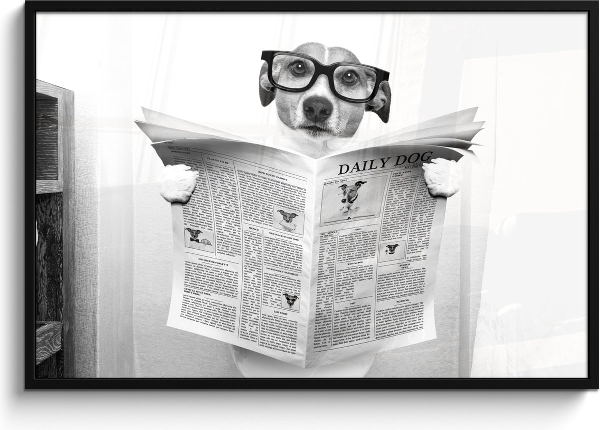 FrameYourWall Poster in lijst - Fotolijst 120x80 cm - Posters - Hond - Krant - Toilet - Zwart wit - Dieren - Posterlijst zwart - Wanddecoratie badkamer - Muurdecoratie WC - Decoratieve accessoires - Toilet muur decoratie Hond - WC