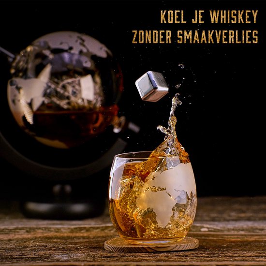 Whisiskey Whiskey Karaf - Wereldbol - Luxe Whisky Karaf Set - 0,9 L - Decanteer karaf - Whiskey Set - Incl. 4 RVS Whiskey Stones, 2 Whiskey Glazen & Extra Accessoires