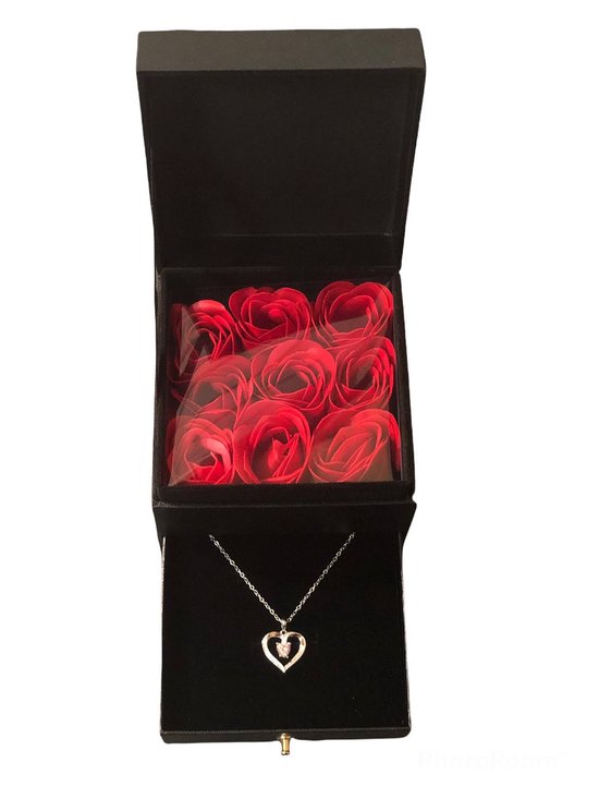 Flowerbox carré avec collier coeur rose Swarovski - Coffret cadeau femme -  Saint... | bol.com