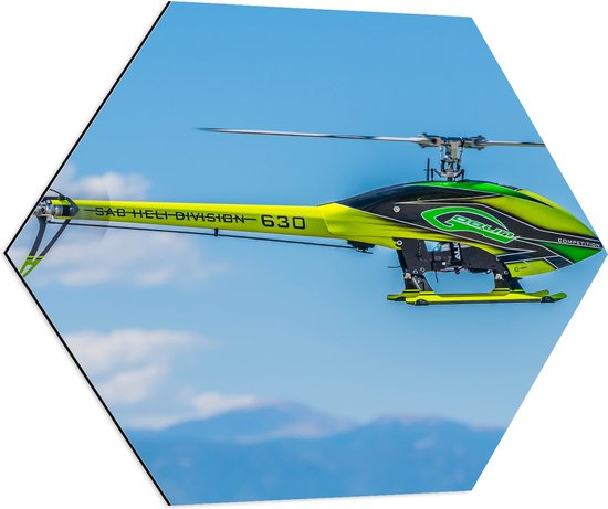WallClassics - Dibond Hexagon - Geel Groene Helikopter bij Wolken - 80x69.6 cm Foto op Hexagon (Met Ophangsysteem)