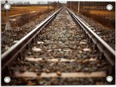 WallClassics - Tuinposter – Close up van het Spoor - 40x30 cm Foto op Tuinposter  (wanddecoratie voor buiten en binnen)