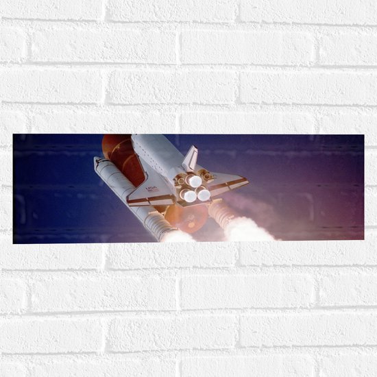 WallClassics - Muursticker - Gelanceerde Raket naar de Ruimte - 60x20 cm Foto op Muursticker