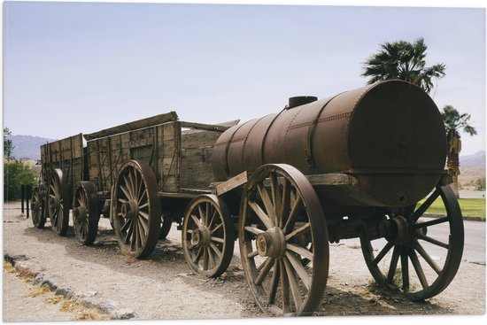 WallClassics - Drapeau - Vieux Wagon sur Chemin de Pierre - 60x40 cm Photo sur Drapeau Polyester