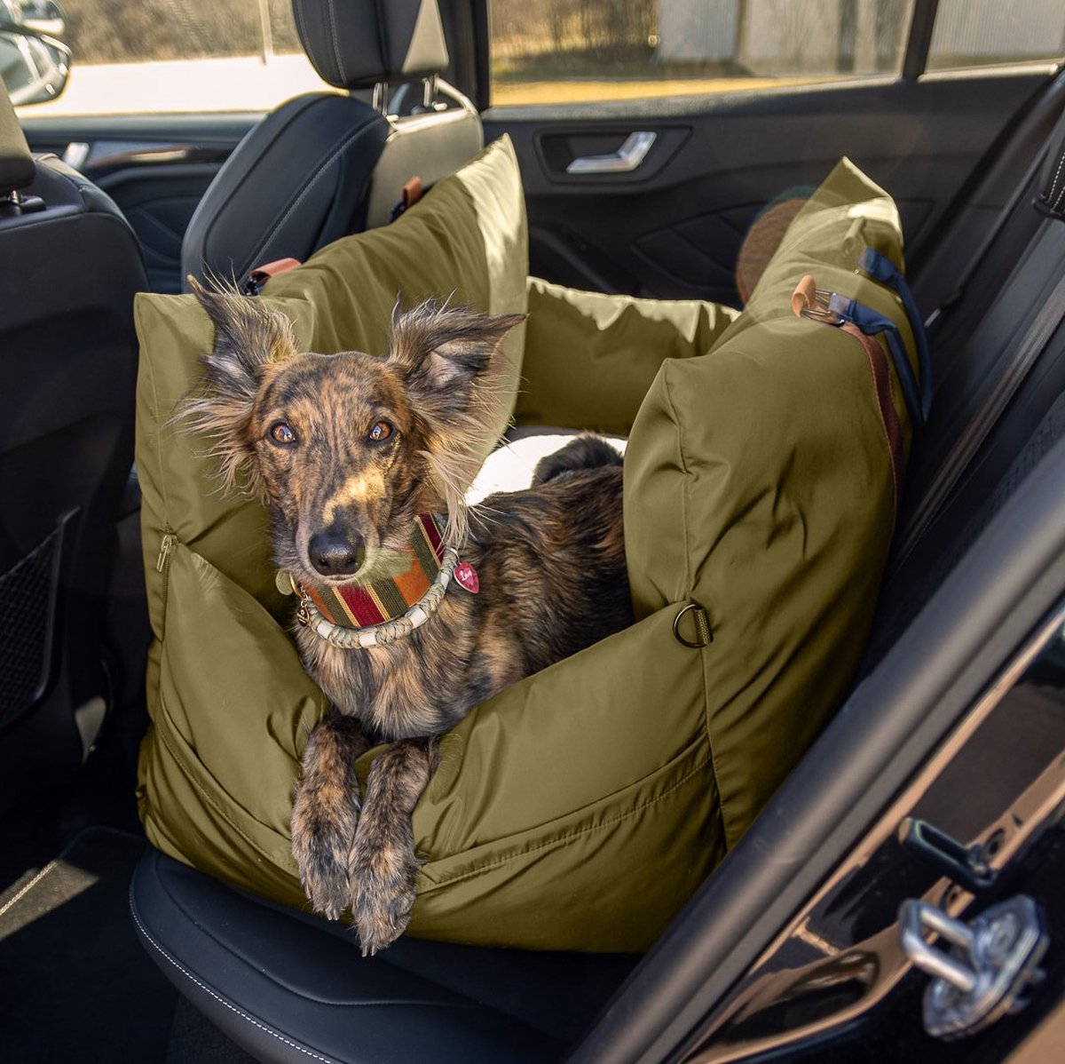L'élianne ® : Siège d'auto de Luxe pour Chiens - Lit d'auto pour chien -  Siège d'auto | bol
