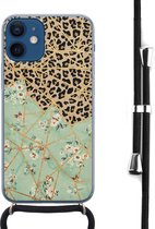 Hoesje met koord - Geschikt voor iPhone 12 Mini - Luipaard bloemen print - Verstelbaar zwart koord - Transparant, Multi - Luipaardprint - Leuke Telefoonhoesjes