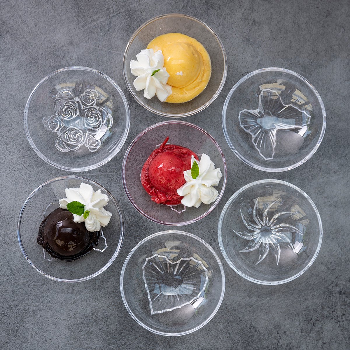 ROGASKA 1665 - Live Love Sparkle Kristallen Mini dessert schaal 12 cm - set van 4 - kristallen dessert coupe - kristallen ijscoupe - kristallen ijskom - cadeau voor haar - relatiegeschenken - huwelijksgeschenken