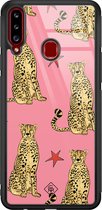 Casimoda® hoesje - Geschikt voor Samsung Galaxy A20s - The Pink Leopard - Luxe Hard Case Zwart - Backcover telefoonhoesje - Roze