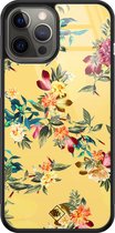Casimoda® hoesje - Geschikt voor iPhone 12 Pro Max - Bloemen geel flowers - Luxe Hard Case Zwart - Backcover telefoonhoesje - Geel