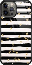 Casimoda® hoesje - Geschikt voor iPhone 12 Pro Max - Hart Streepjes - Luxe Hard Case Zwart - Backcover telefoonhoesje - Zwart