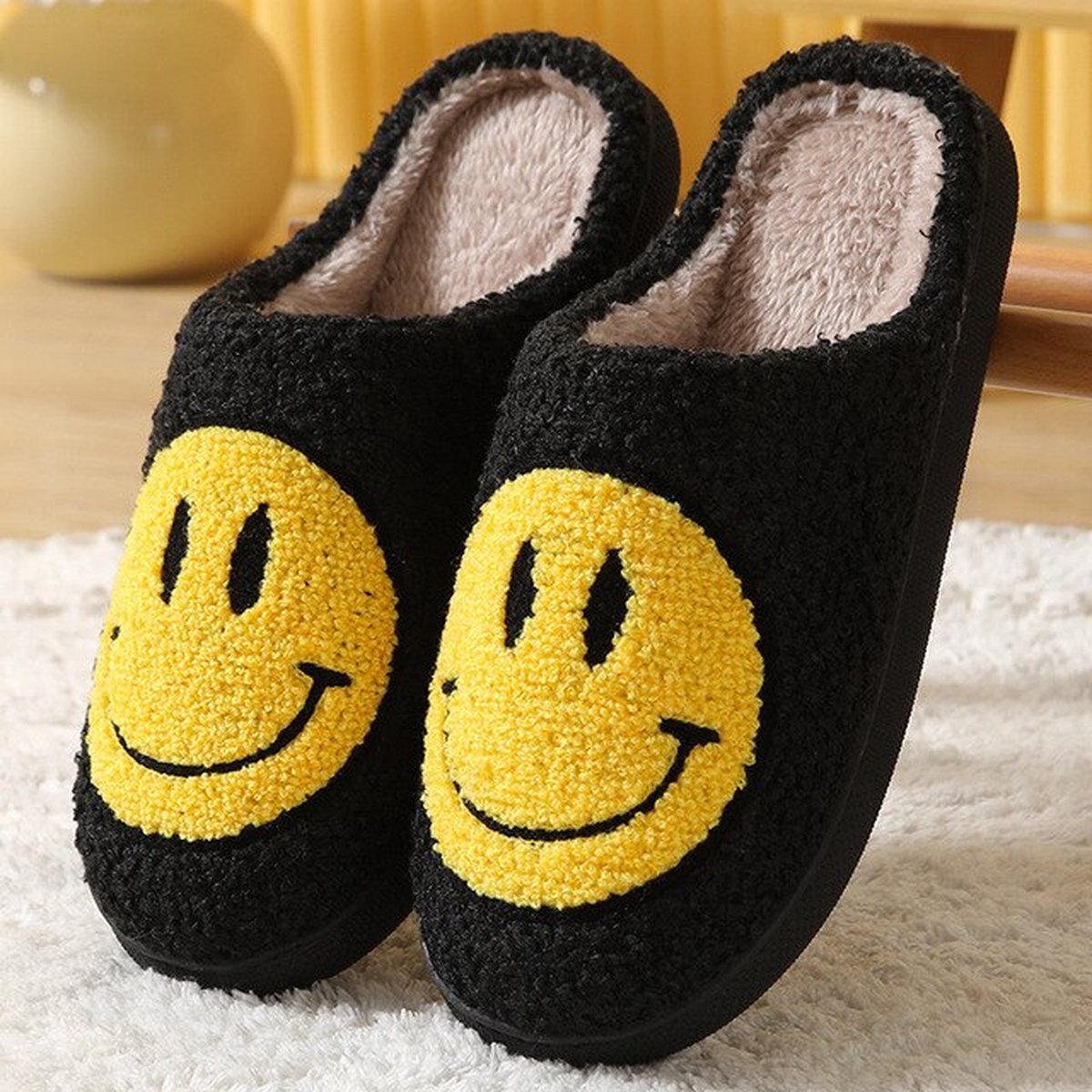 Budino® Smiley Pantoffels - Smiley Sloffen - Pantoffels - Sloffen - Dames en Heren - Zwart - Maat 39/40