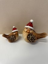 Kerstbeeldjes keramiek - Set van 2 stuks - Kerst vogels - Bruin + rode muts - Kerstdecoratie - hoogte 8x9x4 cm & hoogte 12x13x6 cm