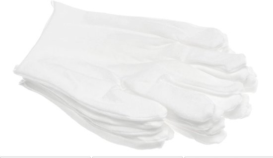 Gestapelde witte katoenen handschoenen.