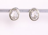 Fijne ovale zilveren oorstekers met bergkristal