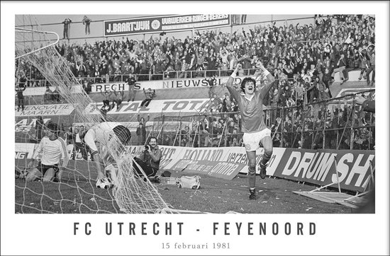 Walljar - Poster Feyenoord met lijst - Voetbal - Amsterdam - Eredivisie - Zwart wit - FC Utrecht - Feyenoord '81 - 13 x 18 cm - Zwart wit poster met lijst